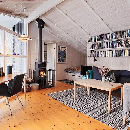Holiday home Iv *